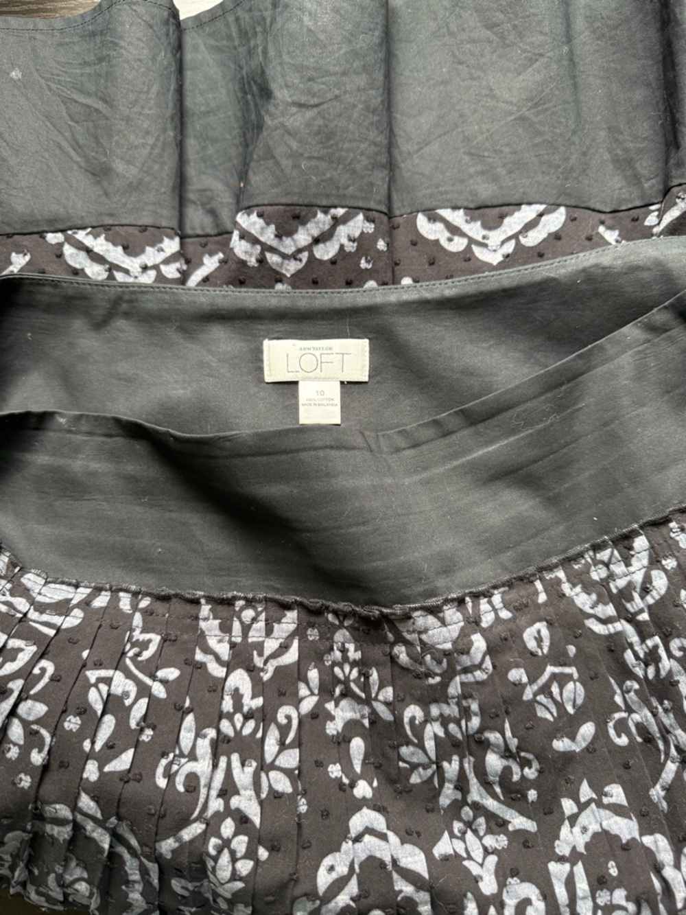 LOFT Black Gray Print Skirt Size 10 Cotton Pleated A-Line Midi - Picture 8 of 10